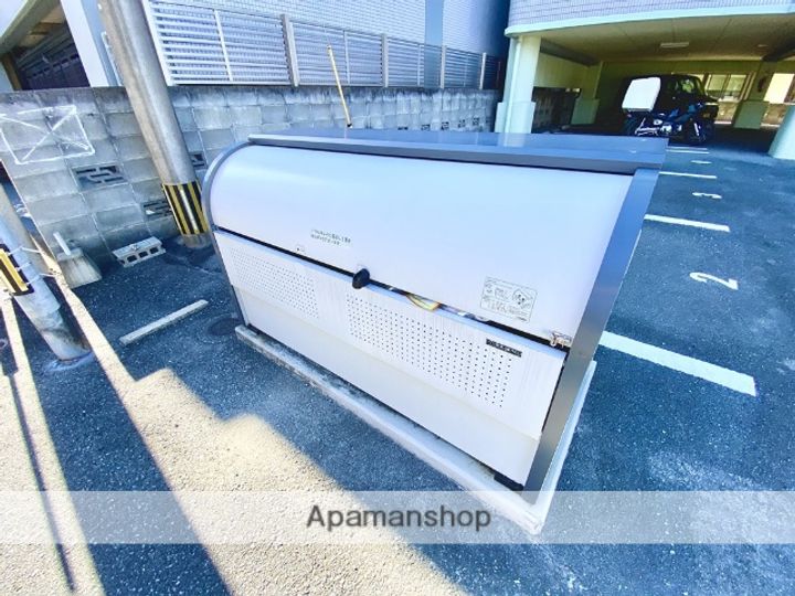 プラネ本山の外観