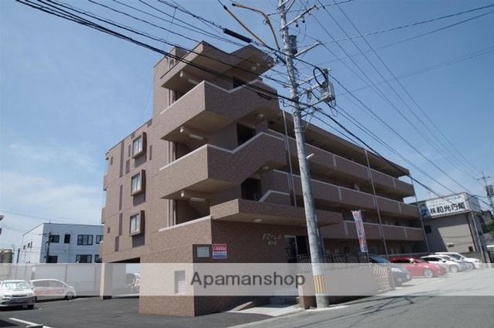 熊本県熊本市東区錦ケ丘の賃貸マンションの外観