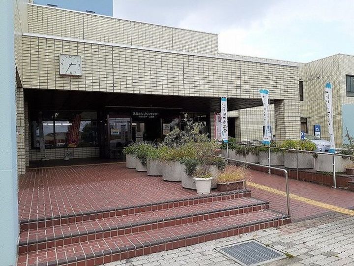 エクセレント・ティアラの周辺