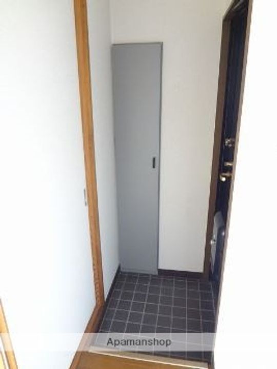 W.K.レジデンス303の玄関