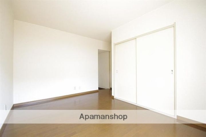 熊本県熊本市中央区薬園町の賃貸アパートの居間