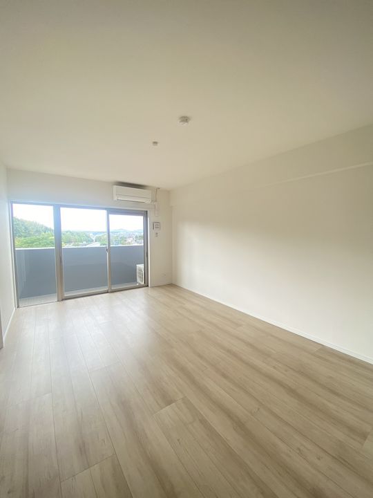 CHAINON楡木の居間