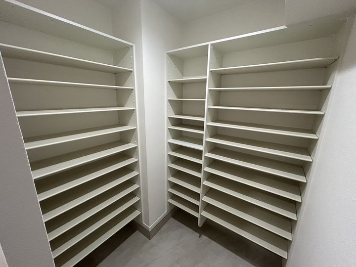 CHAINON楡木の内装