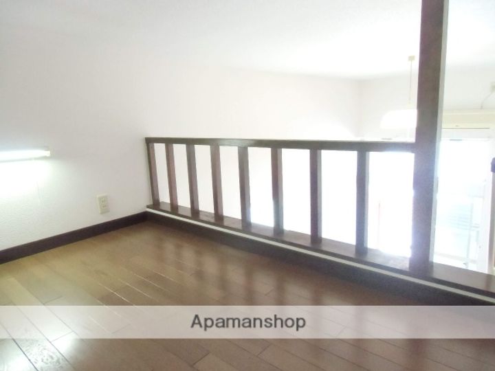 ピカソ若葉の居間