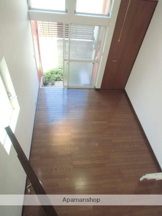 ピカソ若葉の居間