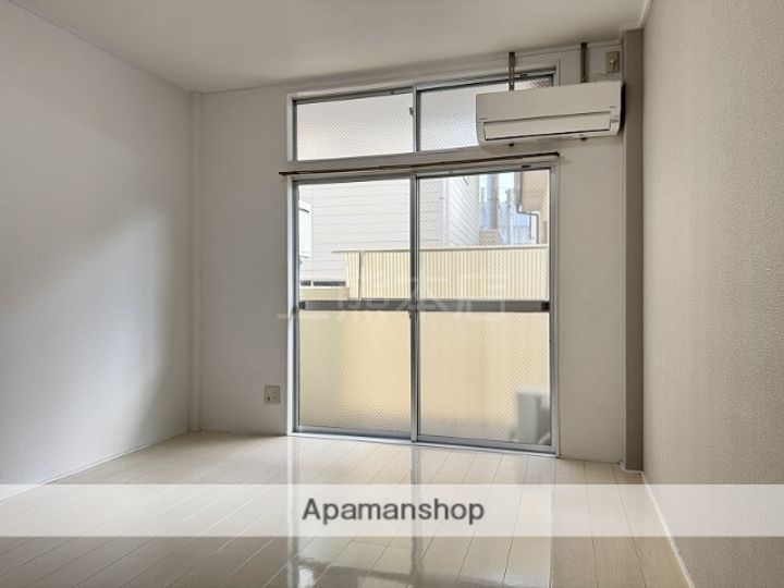 第13三共ビルの内装