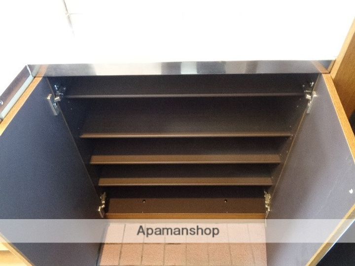 サン・タジマ303の内装