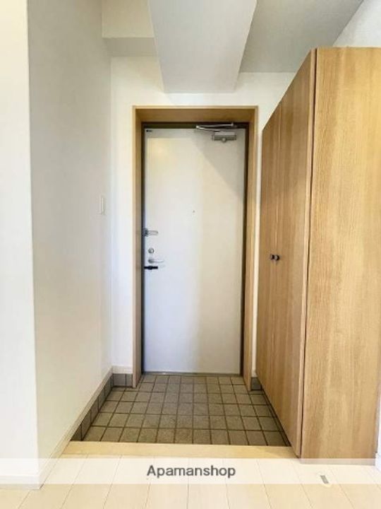 新屋敷ピアッツァビルの玄関