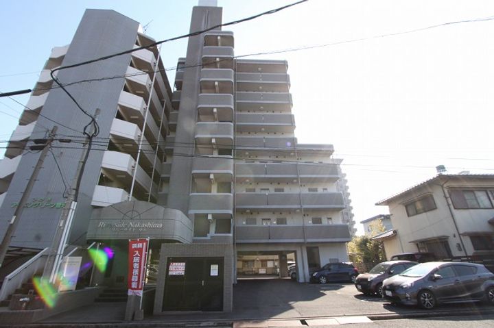 リバーサイド中島の外観