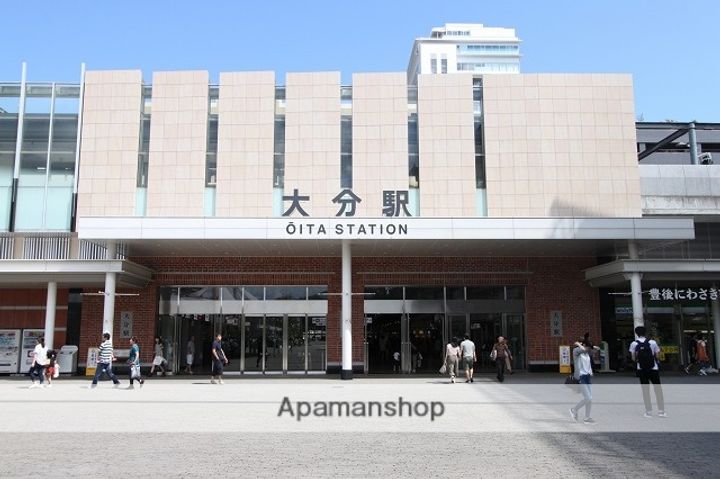 リデアル顕徳の周辺