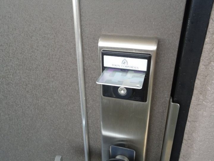 パルティーダ光吉の内装