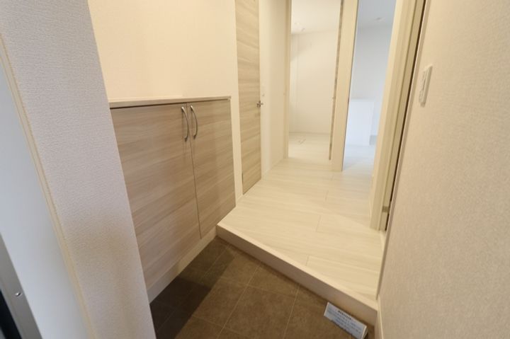 DーROOM長浜の玄関