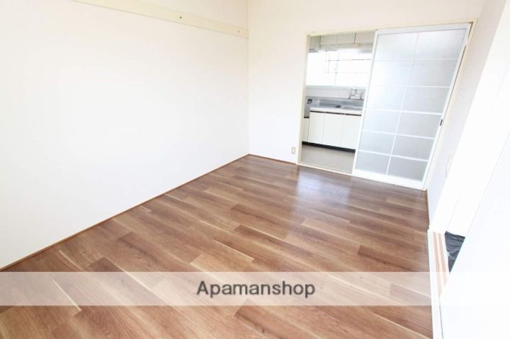 レピュート芳万201の内装