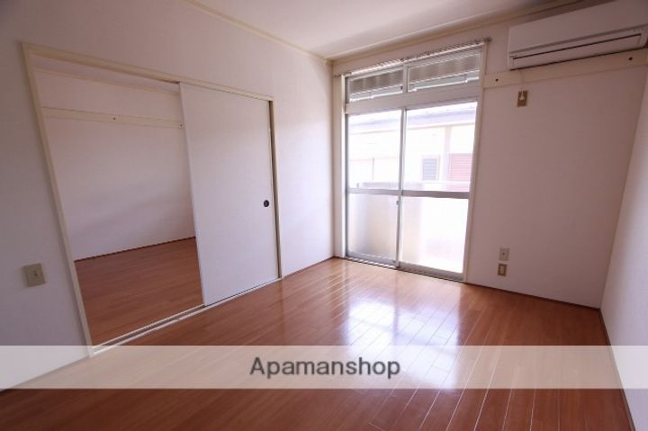 レピュート芳万203の内装