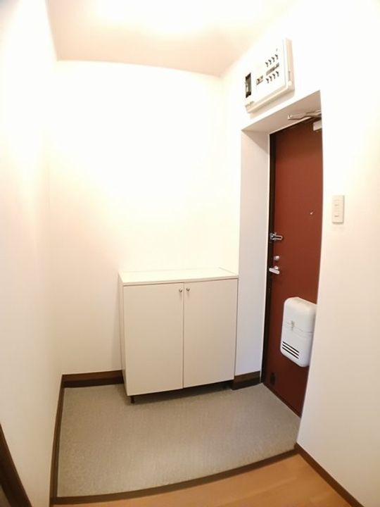 スターダスト森町Aの玄関