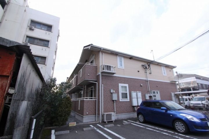 イースト・カズの外観