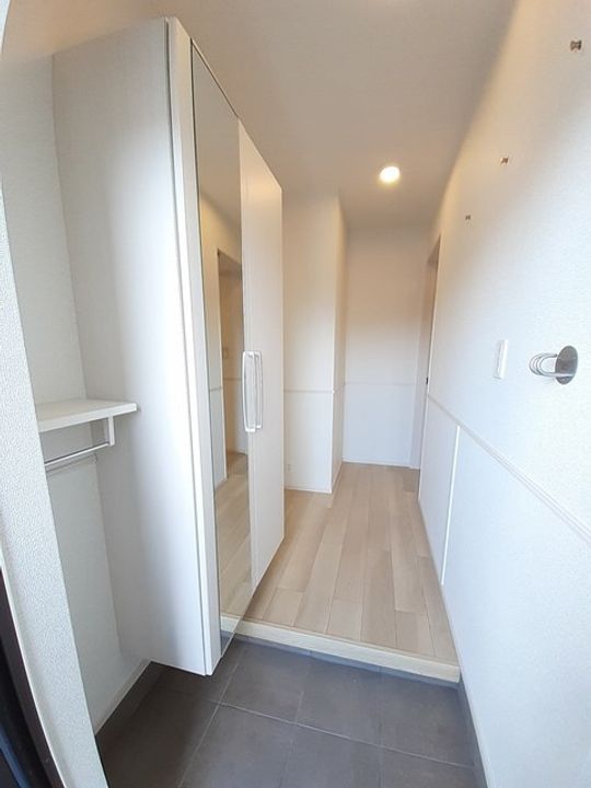 メゾンソレイユ Yの玄関