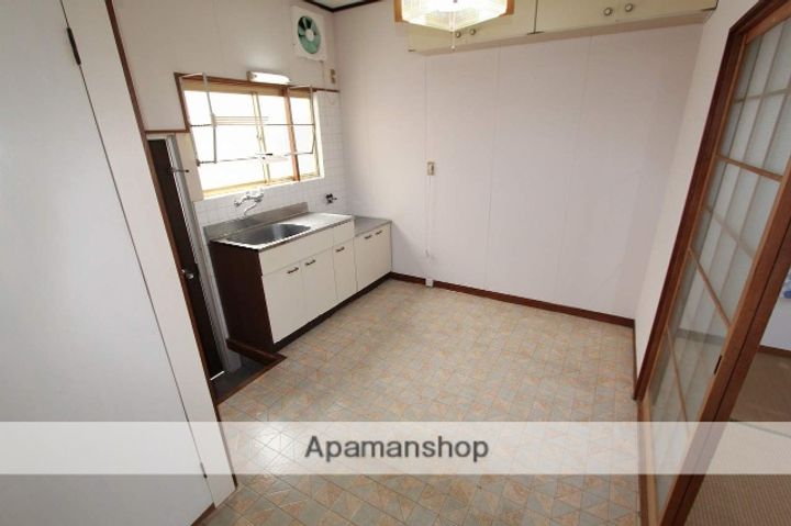 岩本アパート鶴崎 (ブラウン)7のキッチン