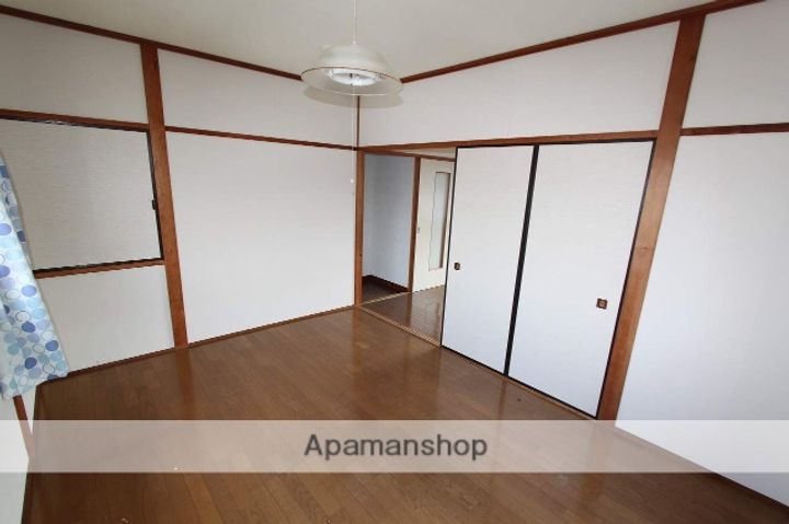 岩本アパート鶴崎 (ブラウン)7の居間