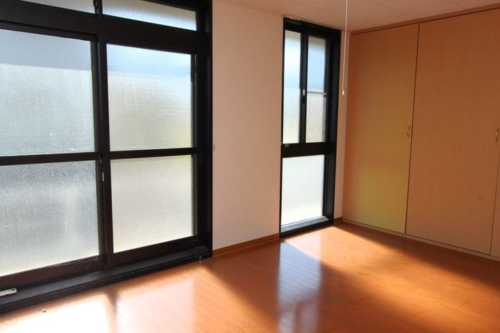 レオパレスKOYO207の居間