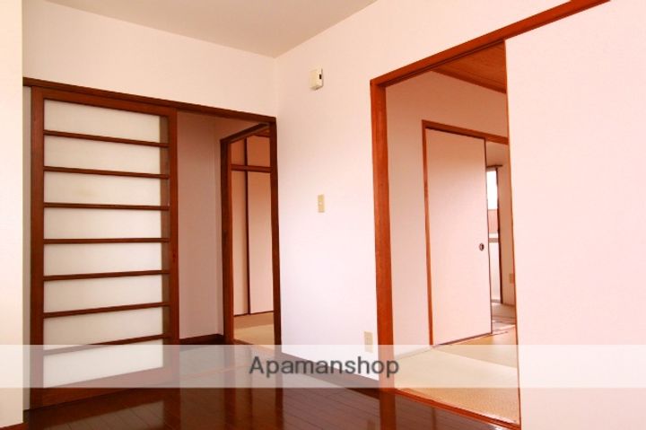 パークサイドIKEBE202の居間