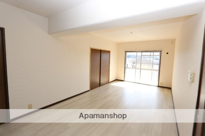 サザンブライト羽田の居間