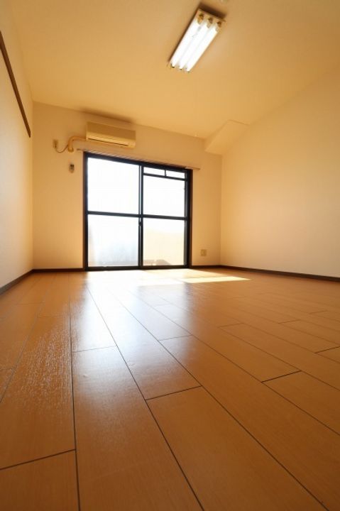 シェーンドルフ中津留の居間