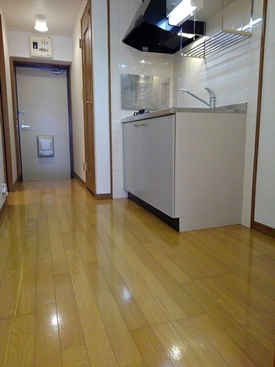 天然館ビルⅣの玄関