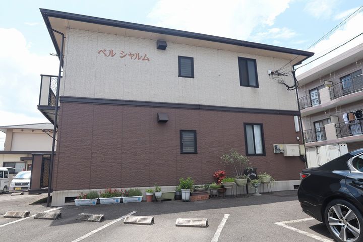 ベルシャルム103の外観