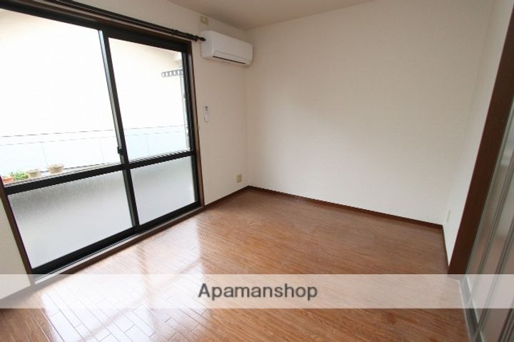 マイフローラ B棟の居間