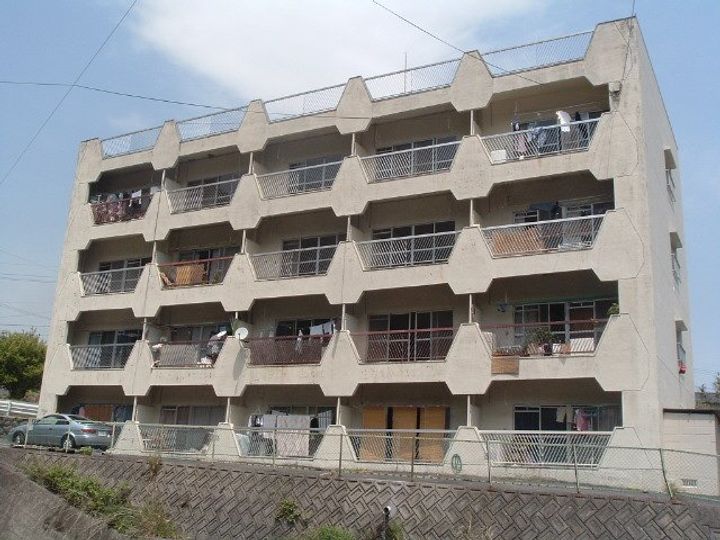 山の手ビルの外観