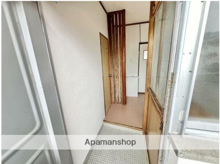 メゾン南荘園302の玄関