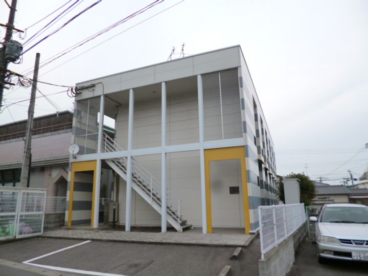 レオパレス葵104の外観