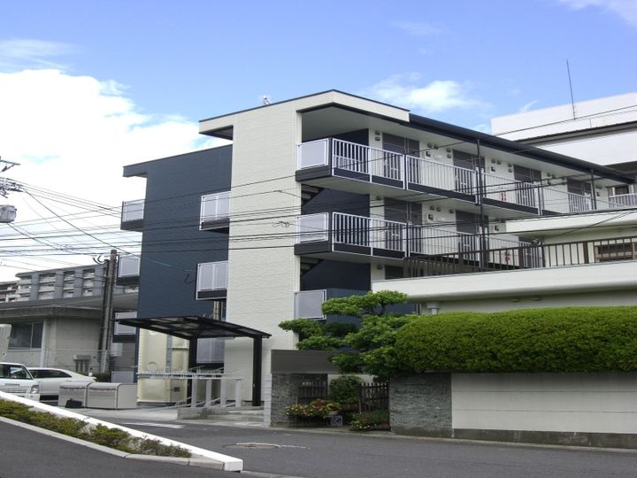 レオパレステルメの外観