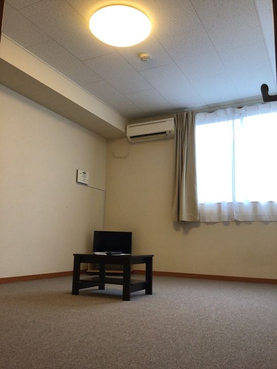 レオパレスピュアⅢの居間