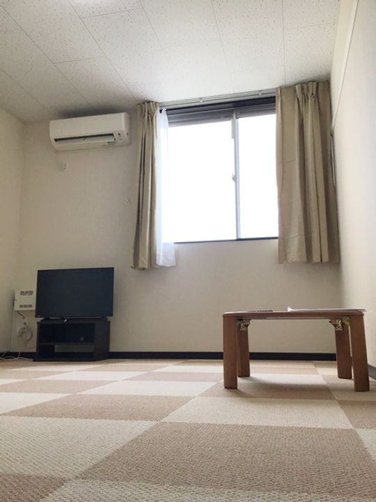 レオネクスト桜ヶ丘103の居間