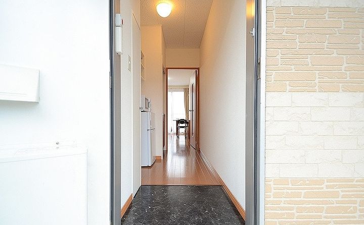 レオパレス別府亀川コンフォールの玄関