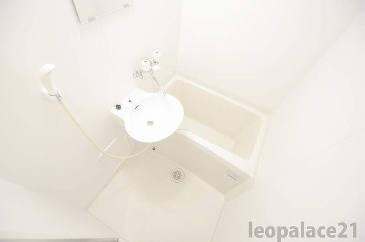 レオパレスツルミ203の風呂