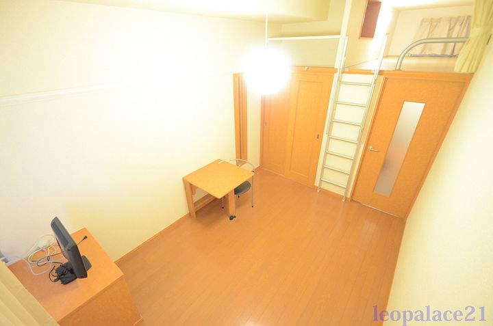 レオパレス福丸Ⅰの居間