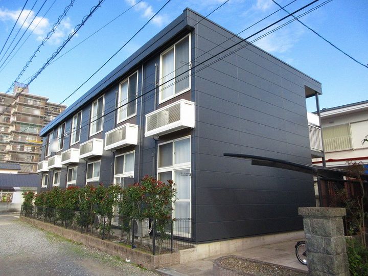 レオパレス亀川の外観