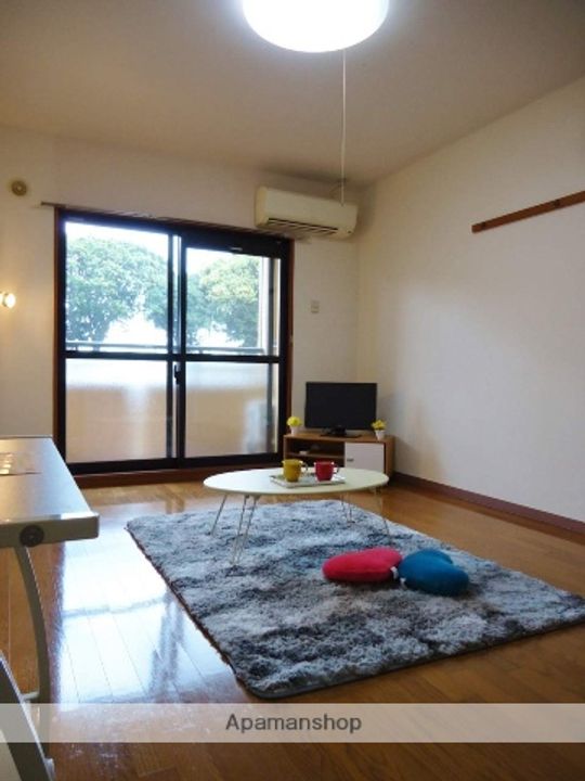 ラグナガーデン亀川の居間