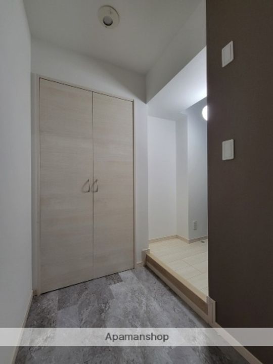 プレジデンス天満町の玄関