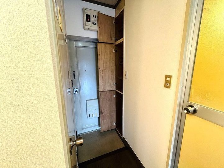 システィーナ石田の玄関