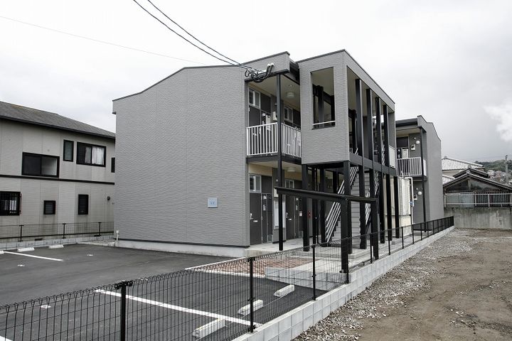 レオパレスドミール 別府105の外観