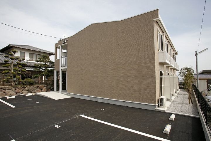 レオパレス東荘園の外観