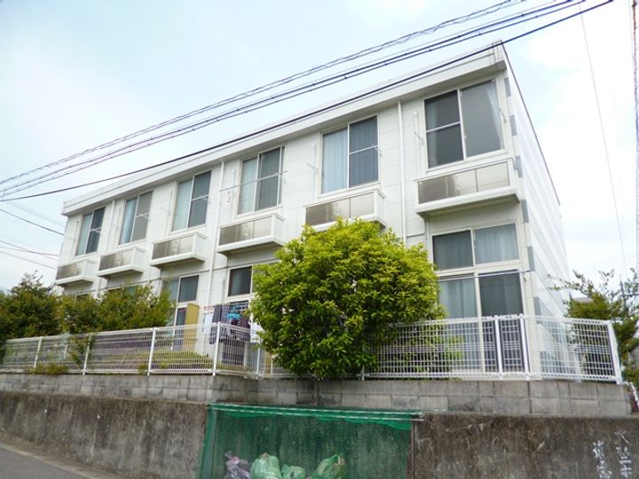 レオパレス山の手の外観