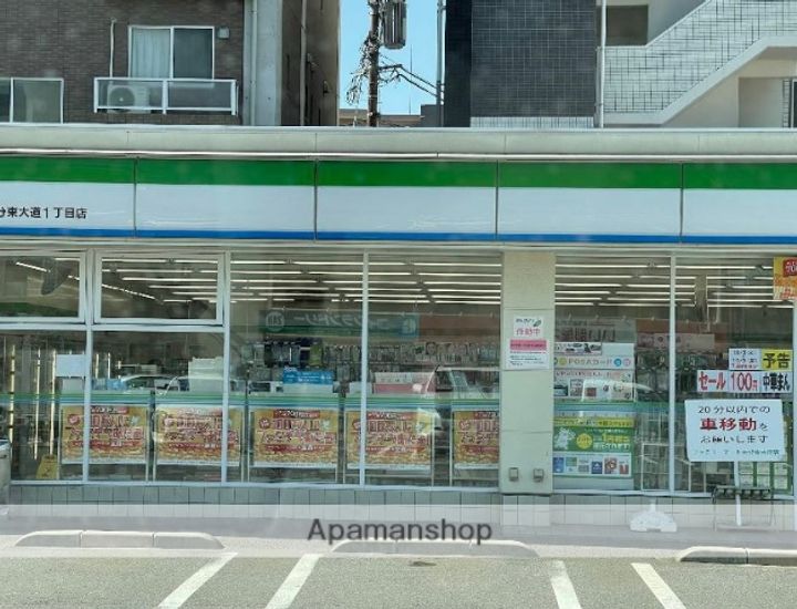 プティ シャンブルの周辺
