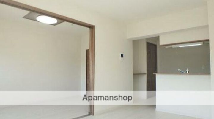 パークリジア高松東の居間