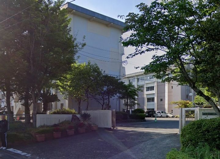 アヴェニューⅢの周辺