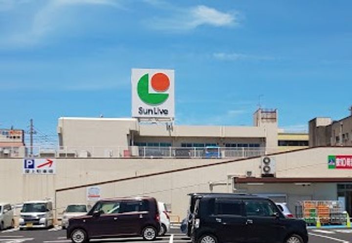 ブリック スクウェアの周辺